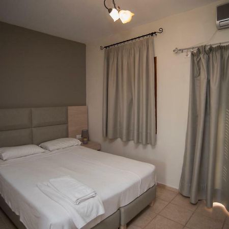 T'Aloni Hotel Chortata Exterior photo